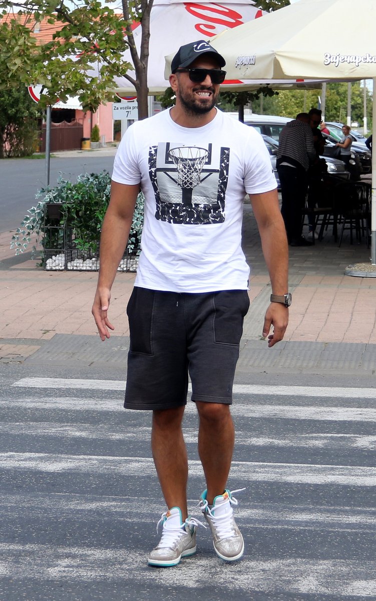 "Ima 41 godinu i pokazuje sise": Stanija otkrila da je Tomović loš u krevetu, pa joj uzvratio