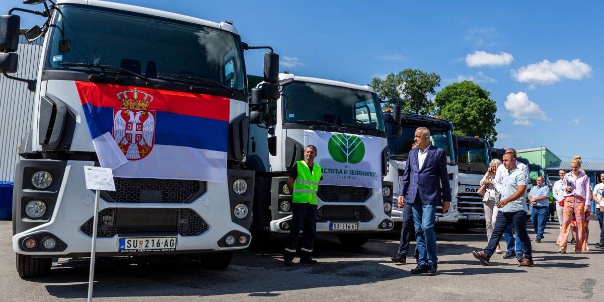 Subotica: Gradonačelnik Stevan Bakić obišao nova vozila i radne mašine JKP „Čistoća i zelenilo“