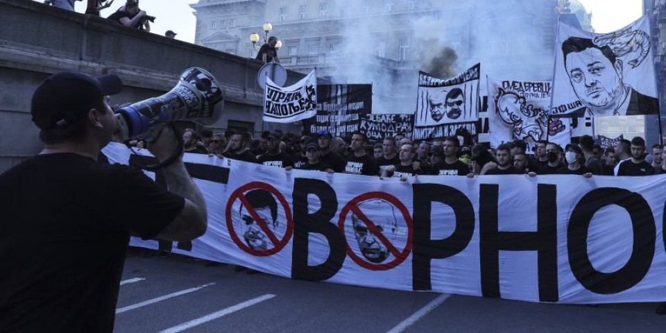 Nema mira u Humskoj! Navijači Partizana na stadionu, traže sastanak sa članovima Upravnog odbora