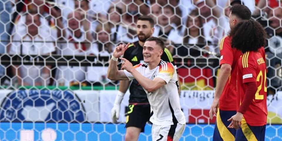 UEFA je rekla da to nije penal! Nemci bljuju vatru nakon eliminacije... Kukurelja je igrao rukom i sprečio gol! (FOTO)