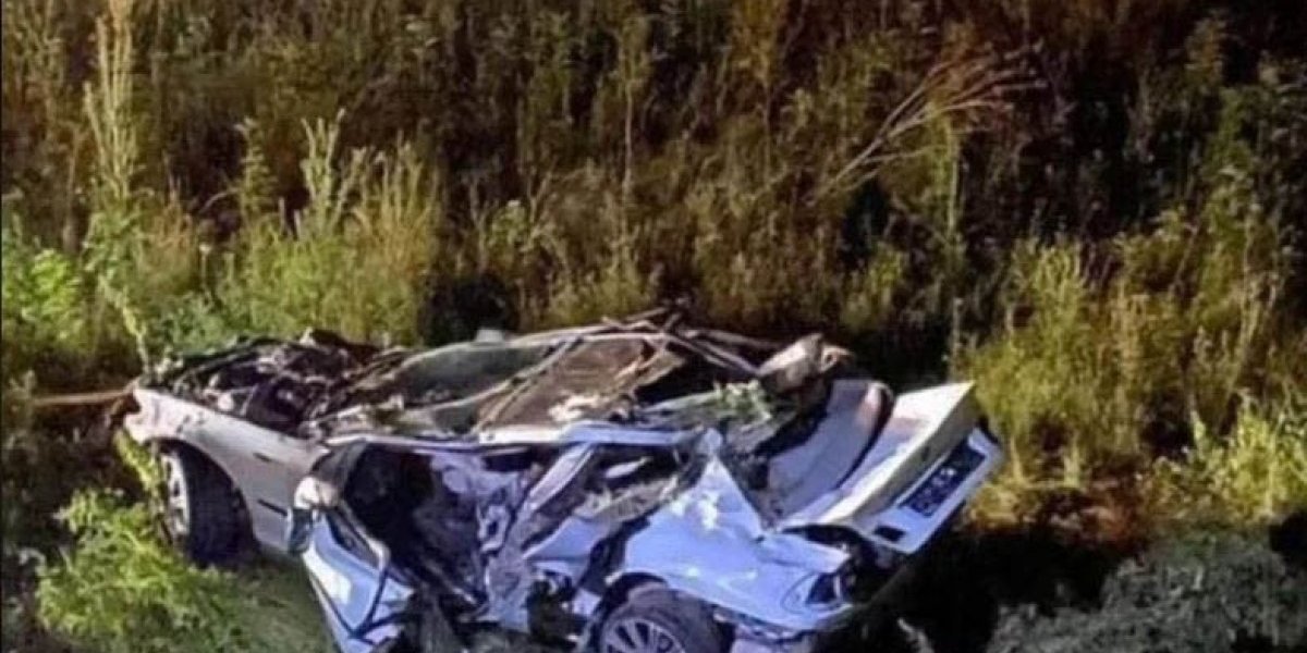 Ovo je auto u kojem je poginuo mladić! Potpuno zgužvana olupina svedoči o tragediji (FOTO)