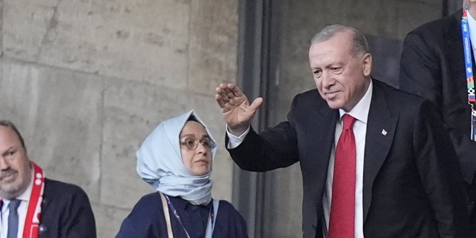 Kakva podrška! Tursku u Berlinu bodri Erdogan! (FOTO)