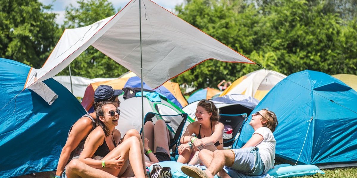 Kreće ludilo! Novi Sad postaje "Grad žurki": Cene smeštaja za noć i do 200 evra, a najjeftinije ovde - samo 35!