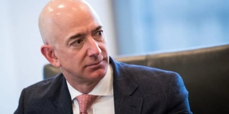 Bezos večerao sa Trampom i Maskom na Floridi: Tajni susreti milijardera pred inauguraciju u Vašingtonu! (VIDEO)