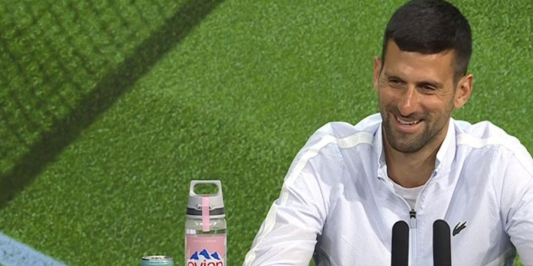 Hit! Novak prsnuo od smeha kada je čuo glas novinara! (VIDEO)