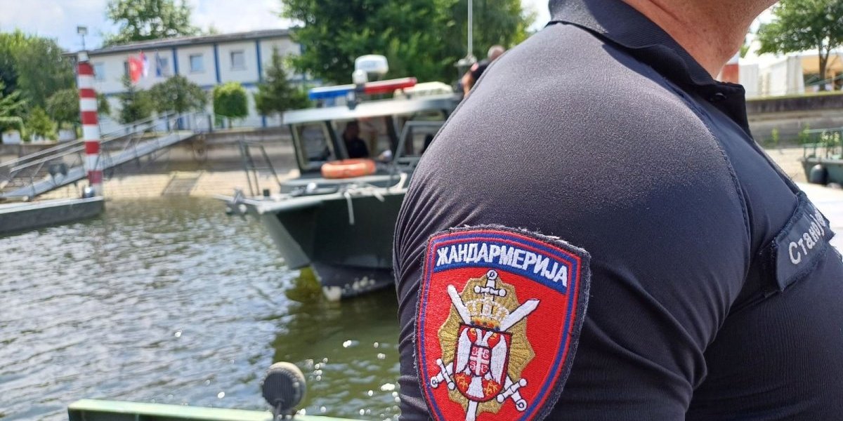 Izvučen automobil iz Tise: Vozač nastradao