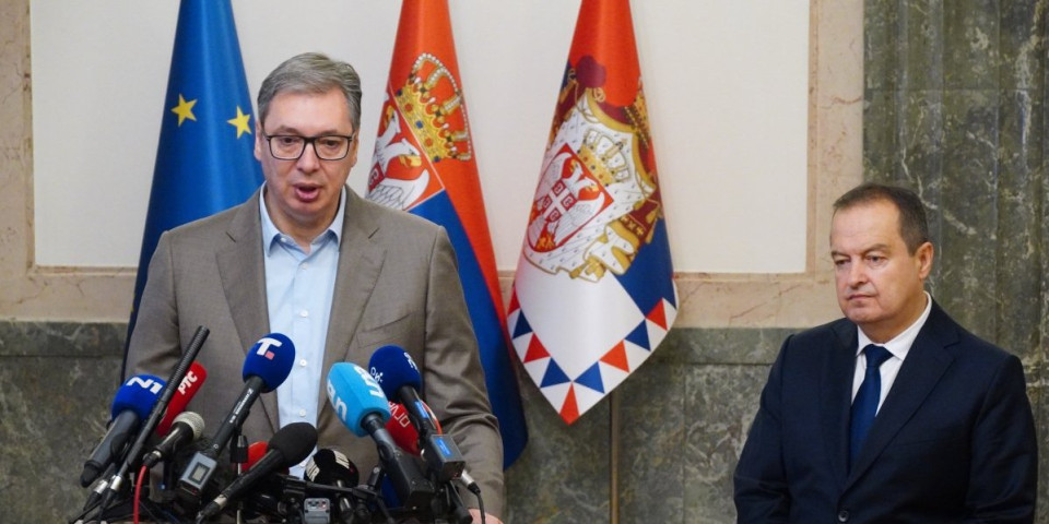 SAZNAJEMO: Vučić jutros 'oterao' Dačića u bolnicu! Kad je video kako Ivica izgleda...