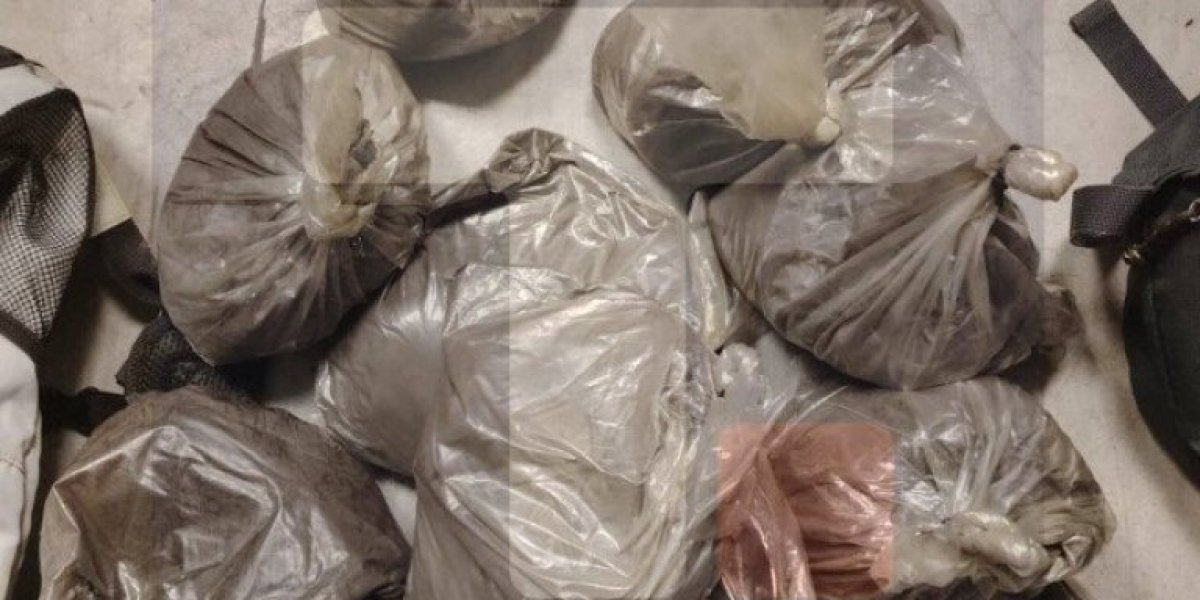 Neverovatno otkriće na prelazu Badovinci: Kamiondžija prevozio čak 30 kila kokaina!