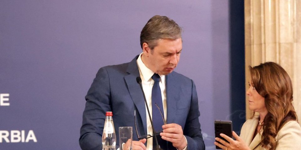 Vučićeva savetnica hitno reagovala na sraman tekst britanskog lista "Politiko"! Vasiljević: Ovo je zlonamerni pamflet!