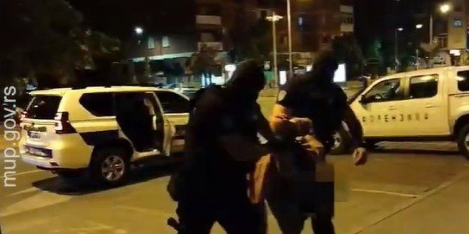 Pijani izgrednik udario dvojicu policajaca: Je*aću vam mamu pandursku!