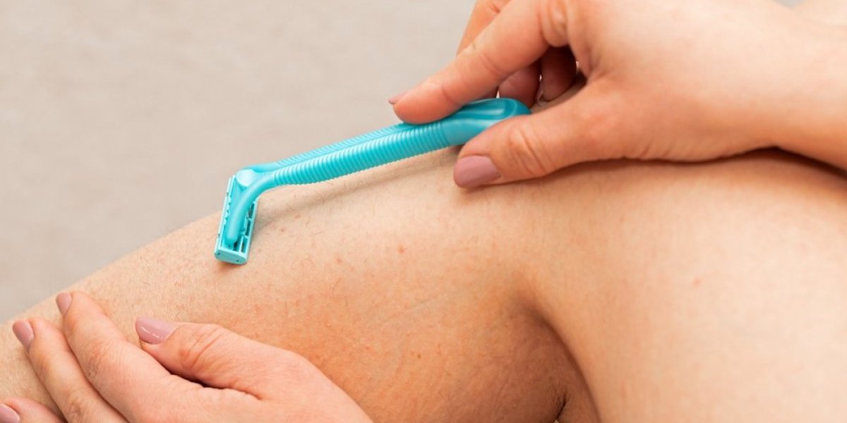 Sprečite urastanje dlaka nakon brijanja: Dermatolog otkriva rešenje - jednu grešku većina žena pravi (VIDEO)