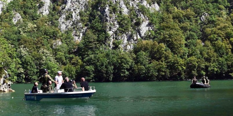 Potraga za nestalom Pančevkom: Skakala sa pontona nestala u jezeru Perućac