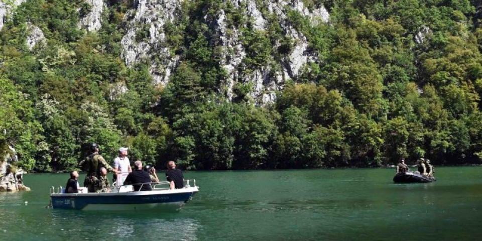 Potraga za nestalom Pančevkom: Skakala sa pontona, nestala u jezeru Perućac