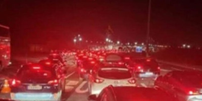 Na teretnim terminalima nekih graničnih prelaza sa Srbijom formirale su se kolone vozila.