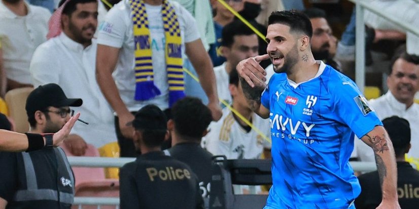 Mitrović se vraća u Premijer ligu? Srpski golgeter na pragu transfera karijere!