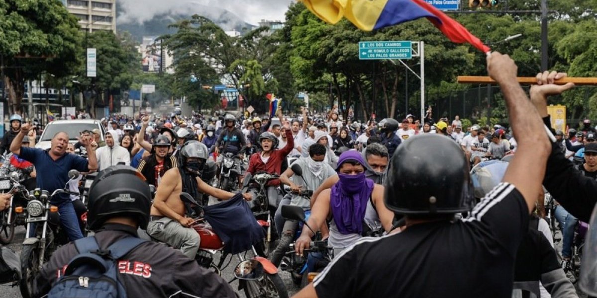 Još jedna obojena revolucija?! SAD optužene za finansiranje protesta u Venecueli!