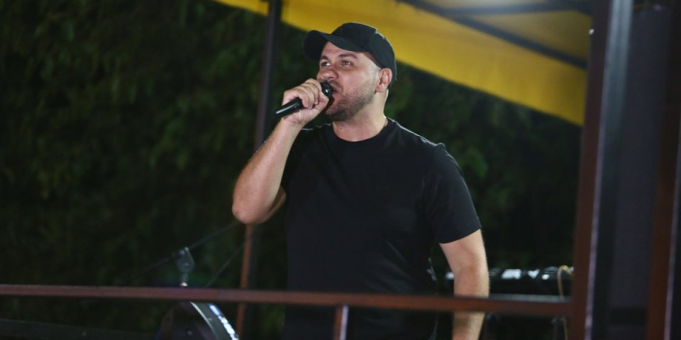 "Zagrevao sam bajat hleb, jeo ostatke tuđeg sendviča": Pevač vodio borbu za opstanak, jedna preživljavao