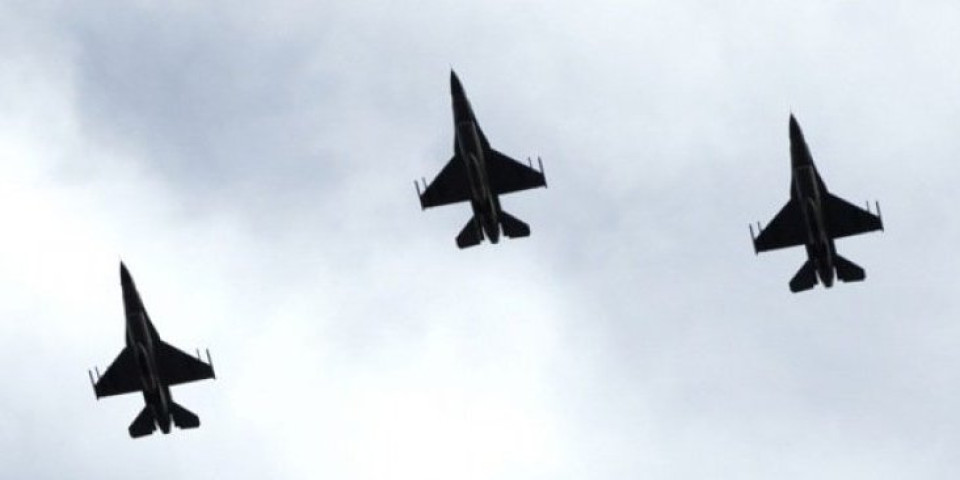 "Tu nema leka!" Moćni F-16 stigli u Ukrajinu, iz Kremlja upućena poruka "dobrodošlice"!