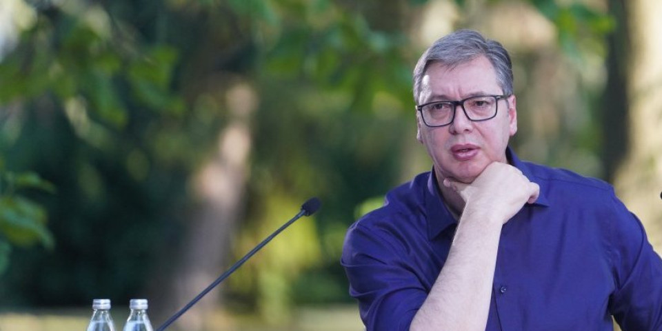 Sa Đilasovog i Šolakovog protesta Vučiću upućene stravične pretnje! Pominju KOPANJE RAKE!