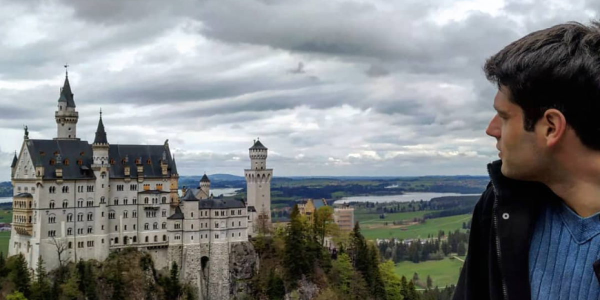 Poznati srpski glumac se oženio u tajnosti! Pojavila se fotka sa venčanja, evo kako su mladenci izgledali (FOTO)