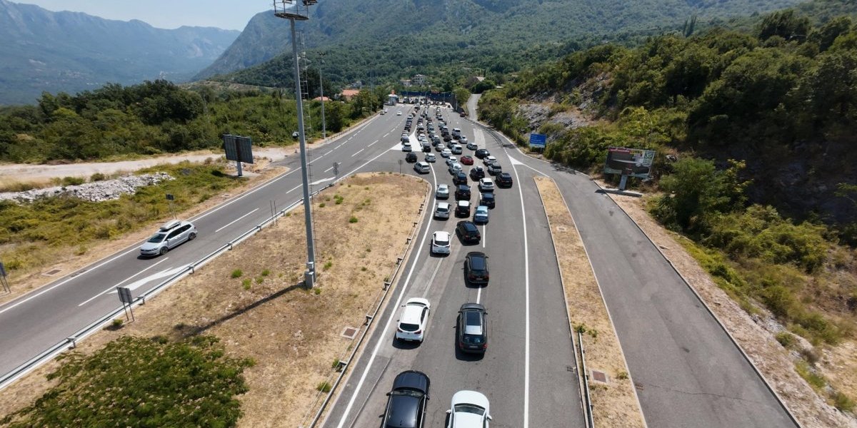 Na ovom graničnom prelazu je totalni kolaps! AMSS izdao novo saopštenje: Čeka se i po šest sati