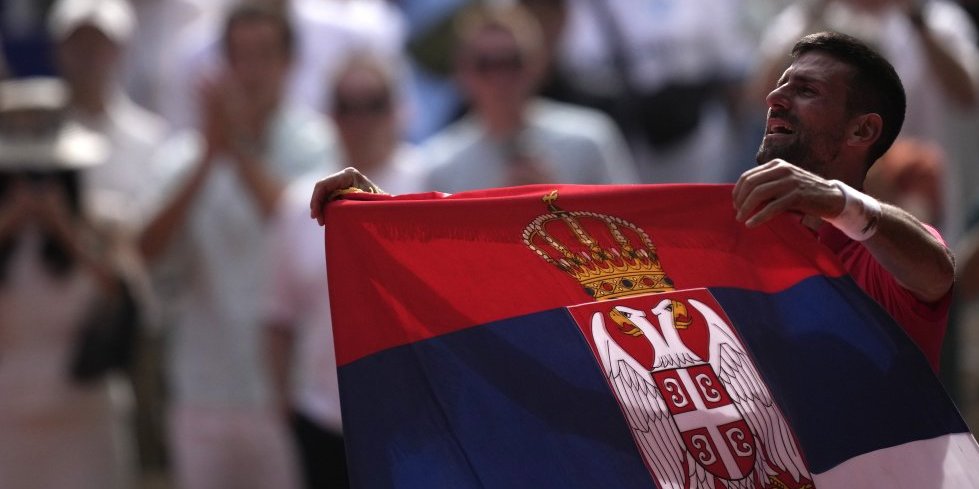 INFORMER EKSKLUZIVA! Novak opleo kolce u Olimpijskom selu! Tako Srbin slavi zlato! (VIDEO)