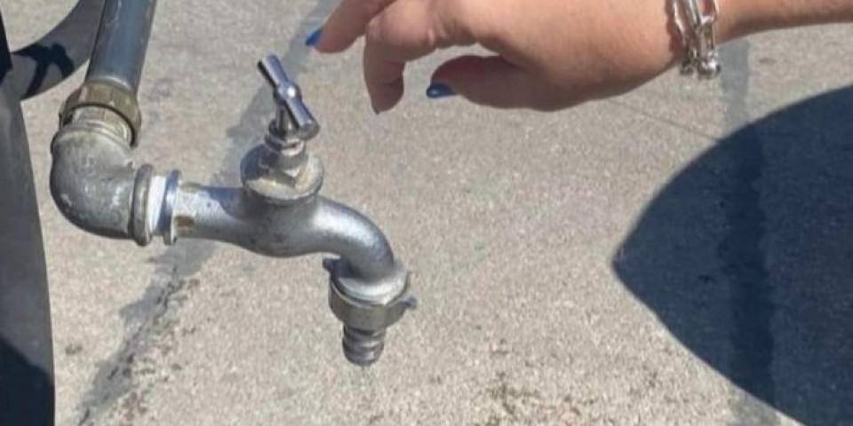 Kakva bahatost: Meštanin u selu Bečanj kod Čačka zavrće vodu komšijama kako hoće