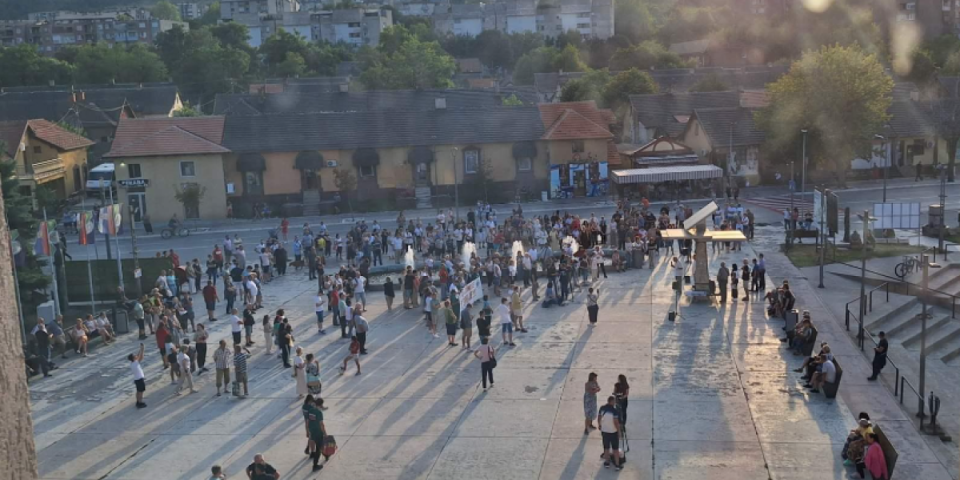 Deset razloga zbog kojih neće biti ništa ni od ovih protesta: Osuđeni na neuspeh, završiće tamo gde su i počeli - na N1 i tviteru!