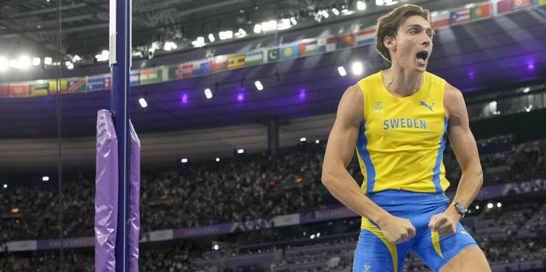 "Skinuo" lika koji je Srbiji doneo zlato! Duplantis ovako proslavio olimpijsku titulu i svetski rekord! (VIDEO)