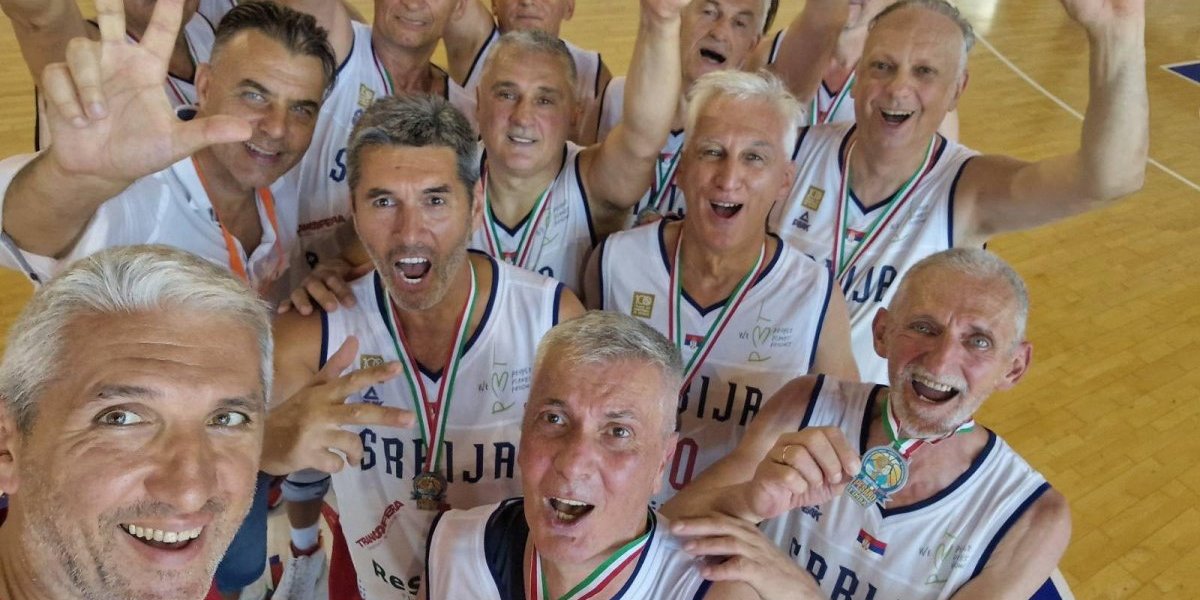 Košarkaška ekipa veterana Srbije osvojila je nedavno srebrnu medalju na evropskom prvenstvu u Italiji