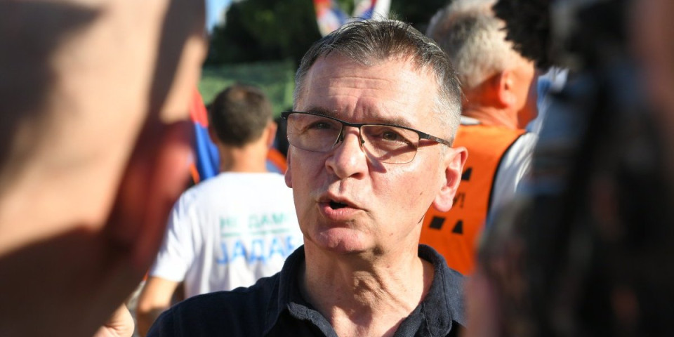 Ćuta besan udario na blokadere! Pozivaju se na studente, a studenata nigde: Ti ljudi su spremni na sve i svašta zarad vlasti (VIDEO)