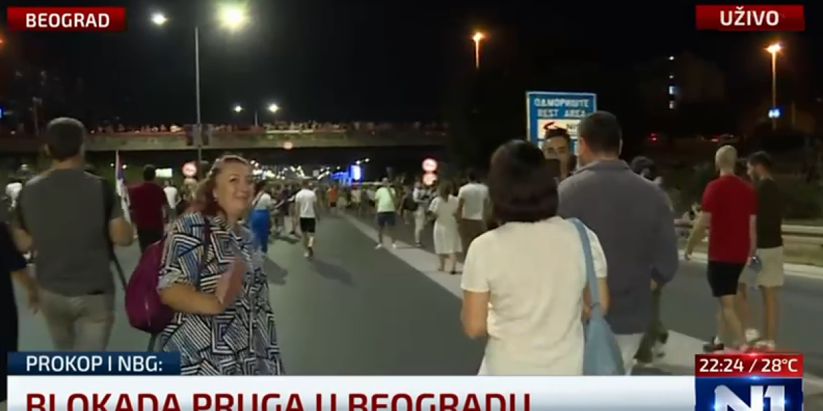 Izgubljeni građani nakon protesta ne znaju kud udaraju! Pitaju se da l' su došli, il' su pošli (VIDEO)