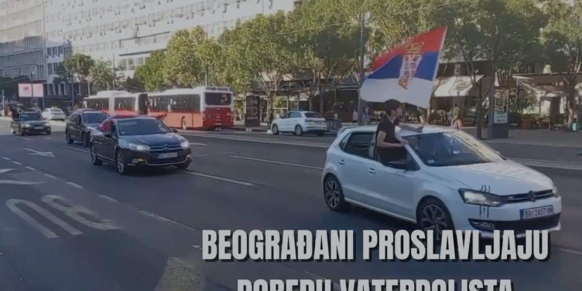 Kakve lažovčine! Beograđani proslavljaju pobedu vaterpolista, a Nova piše da podržavaju nasilne proteste njihovog gazde Šolaka!