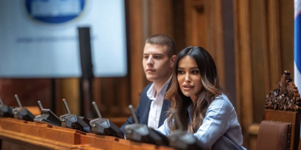 Međunarodni dan mladih: Narodni poslanici Sanja Džajić i Nikola Lazić ugostili studente Beogradskog univerziteta