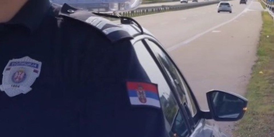 Pretučen, slomljene noge brani nasilnika?! Posle brutalnog napada povređeni mladić odbija saradnju s policijom!