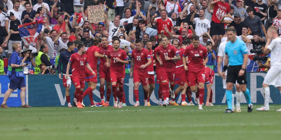Pukla bomba: Reprezentativac Srbije šokirao sve, ponovo oblači crveno-beli dres!