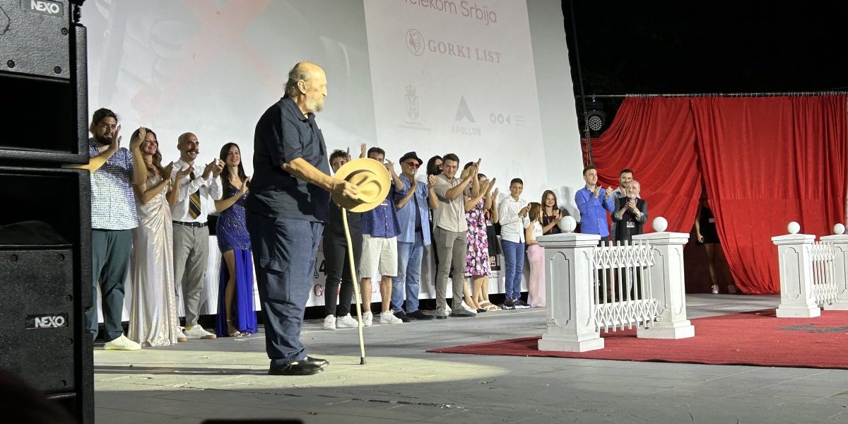 Petar Božović pozdravljen gromoglasnim aplauzom: Održana premijera filma “Ciklus” na Festivalu filmskog scenarija u Vrnjačkoj Banji (FOTO)