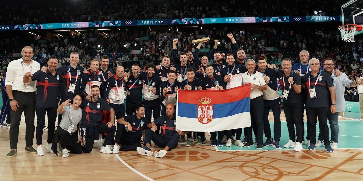 Novi skok Srbije na FIBA rang listi! Orlovi posle Olimpijskih igara dišu za vratom Amerikancima! (FOTO)