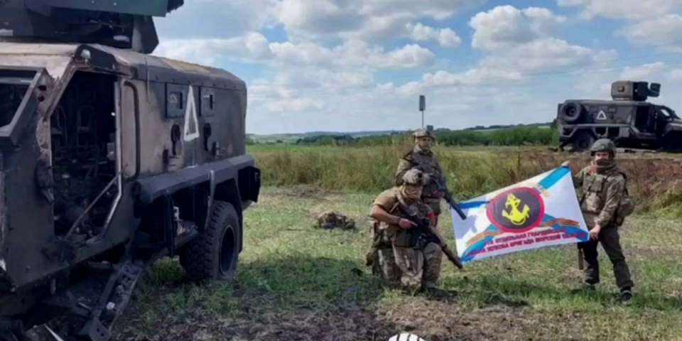 (UZNEMIRUJUĆE) Težak poraz NATO tehnike, leševi na sve strane! Rusi iz zasede zbrisali kolonu punu zapadnih vozila, niko živ nije ostao!