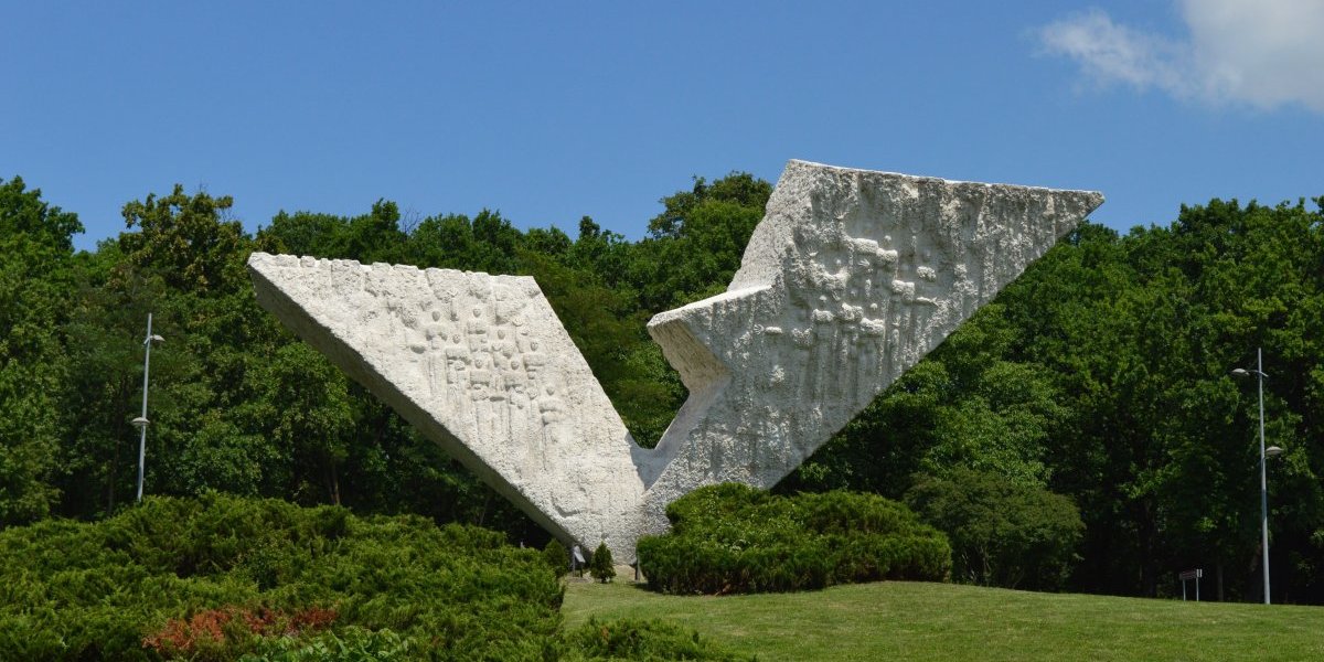 Nemačka treba da izrazi kajanje zbog zločina počinjenih nad Srbima! Evo zašto su baš Nemci pisali Deklaraciju o genocidu u Srebrenici