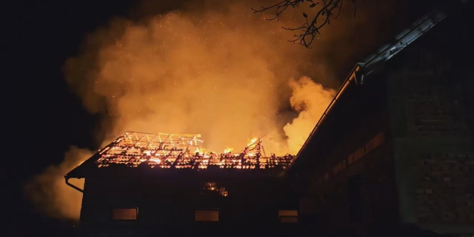 Gore ergela i restoran nadomak Pančeva! Plamen se diže nekoliko metara u vis (VIDEO)