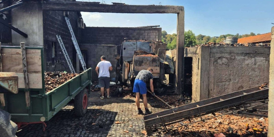 "Sve je izgorelo, ne znam odakle da krenem": Petrovićima izborela imovina vredna 100.000 evra (FOTO)