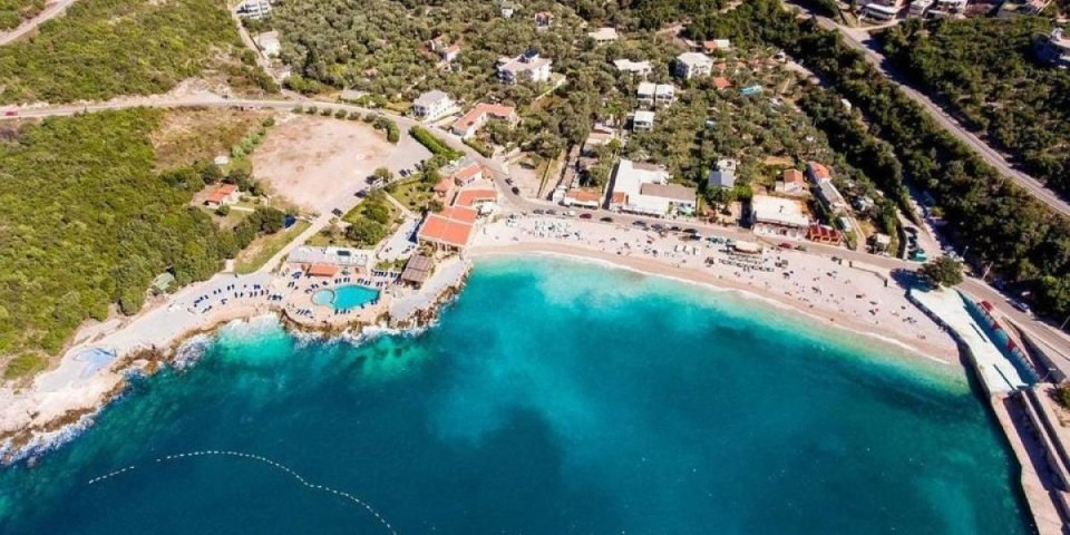 Tragedija u okolini Bara: Utopio se turista (75) iz Srbije na plaži Utjeha!