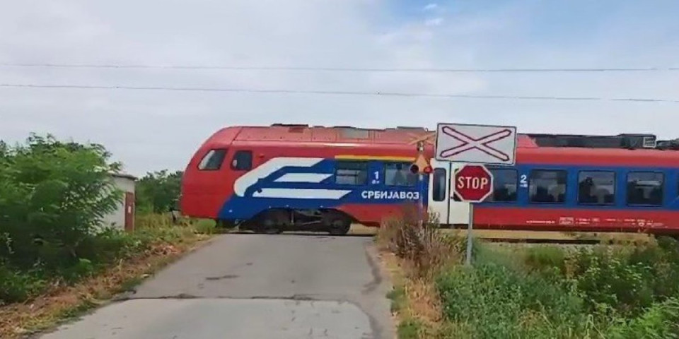 Vandali nastavljaju da uništavaju imovinu! Bacali kamenje, lomili stakla...