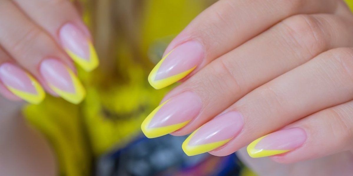 Hit letnja boja noktiju: Žene su potpuno odlepile za trendi i efektnom nijansom (VIDEO)