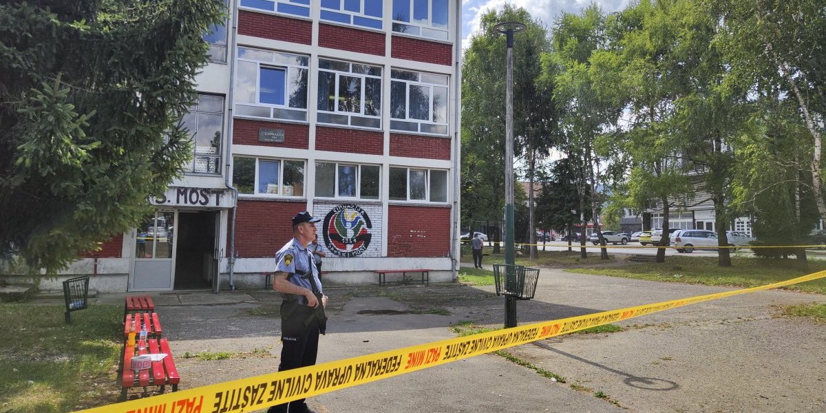 Gimnazija u Sanskom mostu u kojoj se dogodio masakr