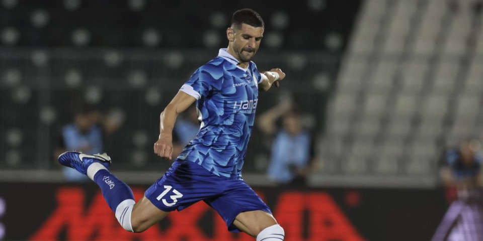 (EKSKLUZIVNI VIDEO) Stefan Mitrović potpisao za Partizan, pao dogovor i sa Zdjelarom