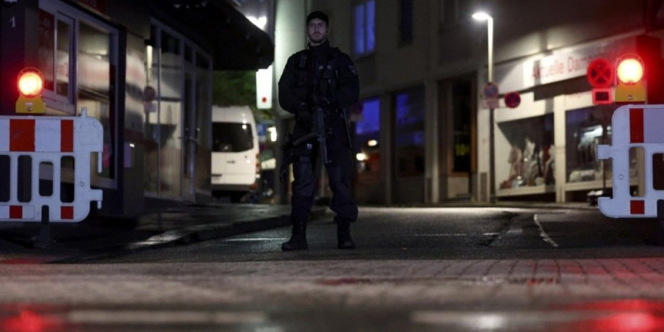Haos u Nemačkoj: Policija upala u kuću Srbina koji drži decu kao taoce