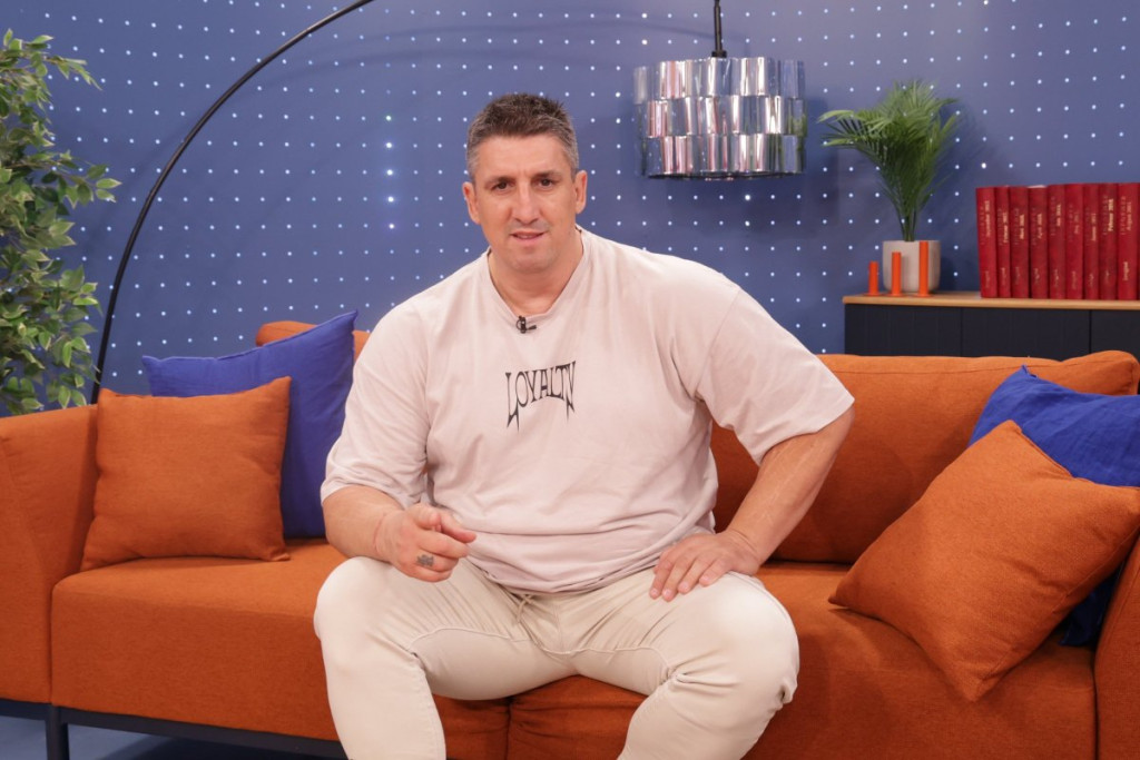 Evo gde je i šta radi bivša žena Kristijana Golubovića: Pred Bogom su još u braku