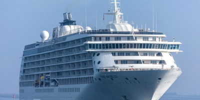 Blokada je prošlost : Prvi kruzer prošao kroz Ormuz nakon skoro dva meseca zarobljeništva